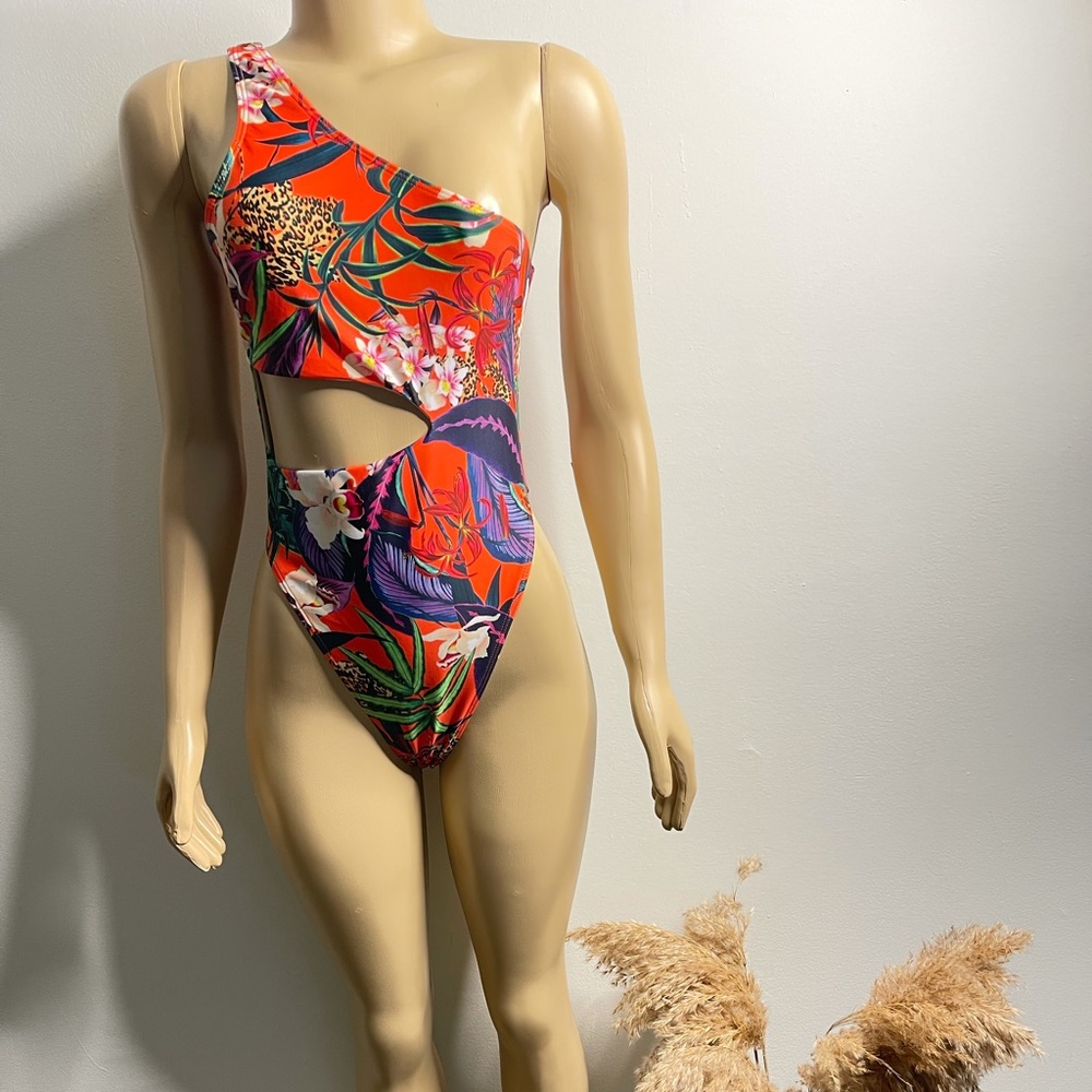 Missguided Tropical One shoulder cut out Swimsuit